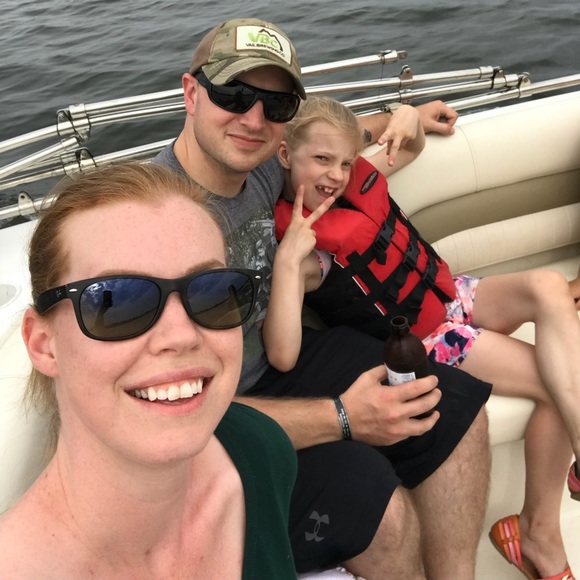 Meet your Posher, Elizabeth - Picture 3 of 16